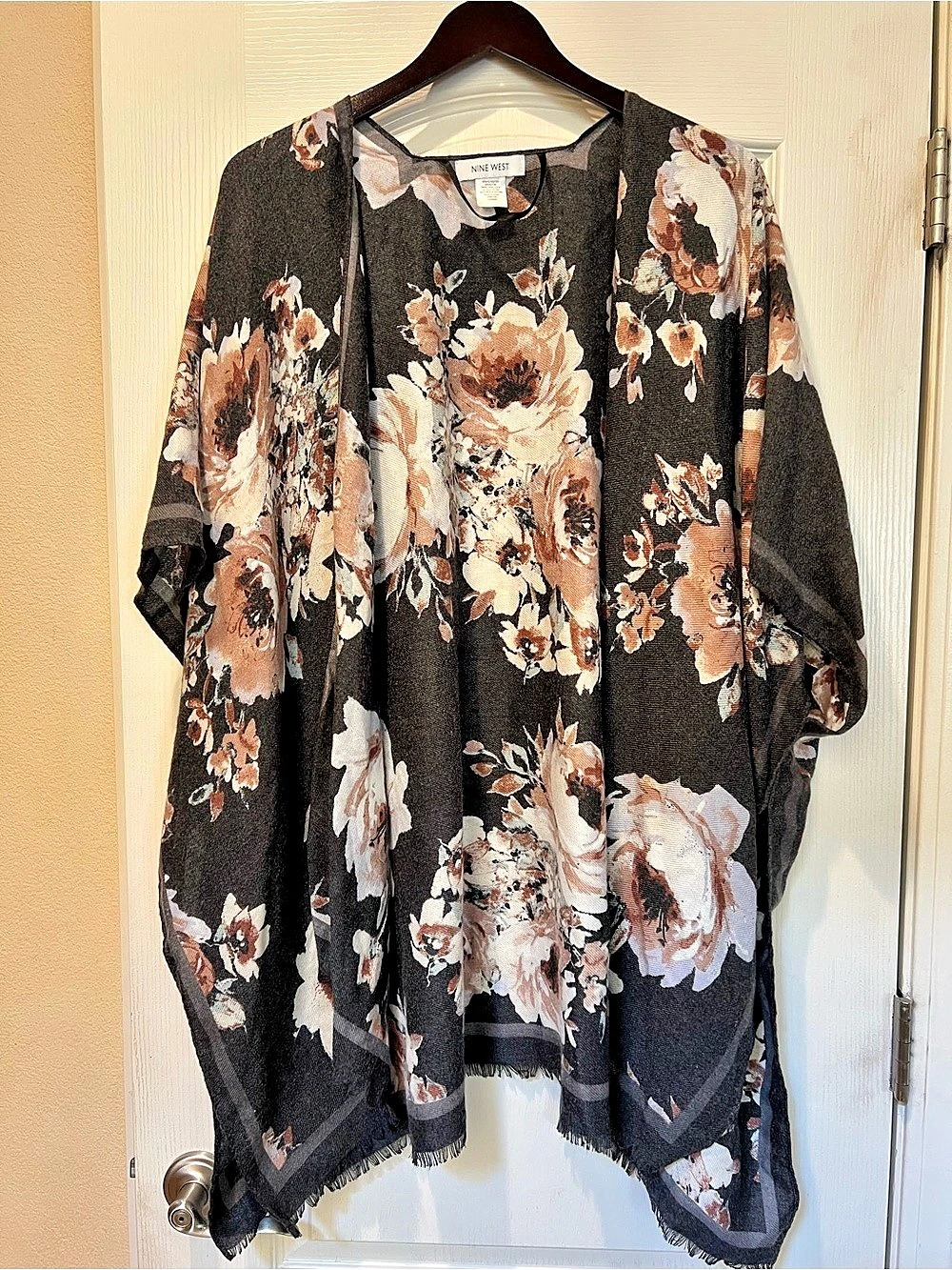 Cottage Core/Coquette Floral Kimono in Charcoal Gray, Cream, Brown & Pink